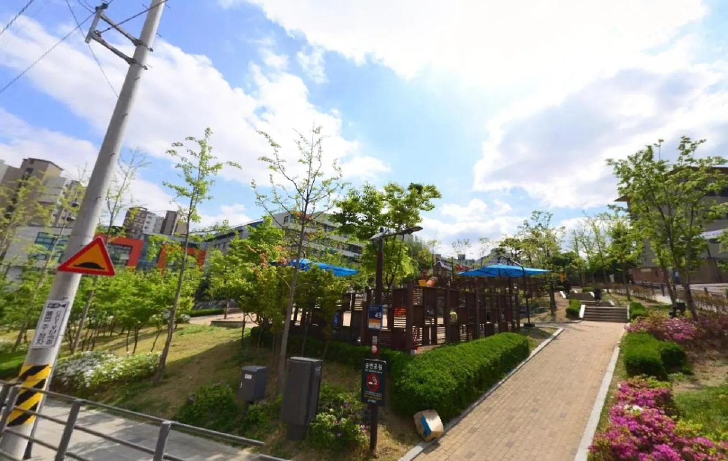 Near By Hongdae Fully Furnished, Quiet, Spacious House Seul 0*,  Coreia do Sul