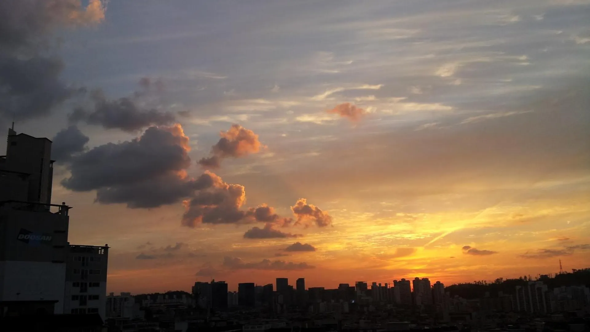 Near By Hongdae Fully Furnished, Quiet, Spacious House Seoul