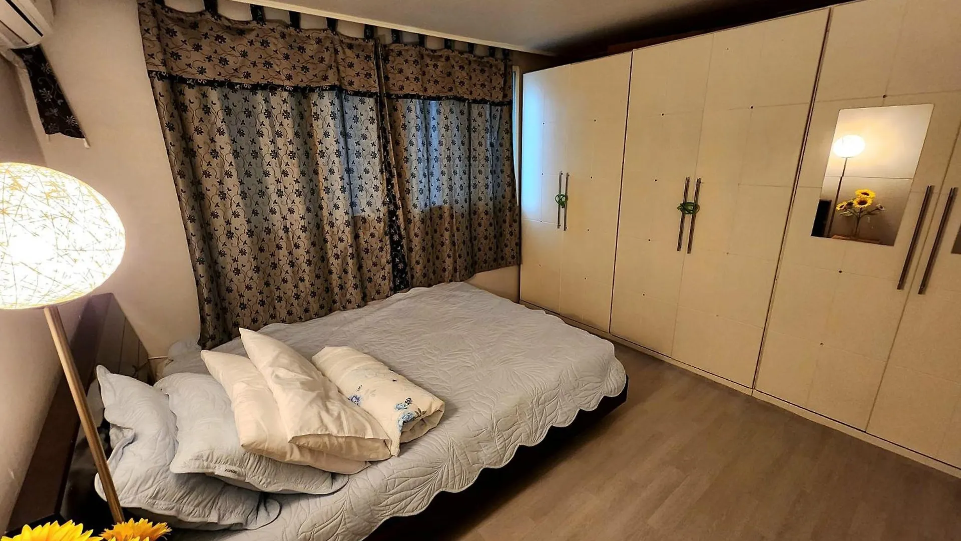 Near By Hongdae Fully Furnished, Quiet, Spacious House Seoul Apartment