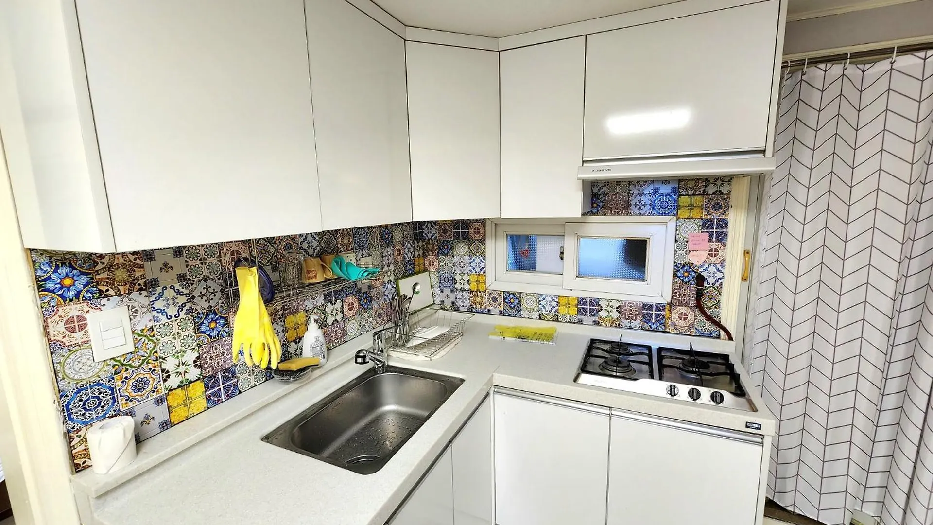 Apartment Near By Hongdae Fully Furnished, Quiet, Spacious House Seoul