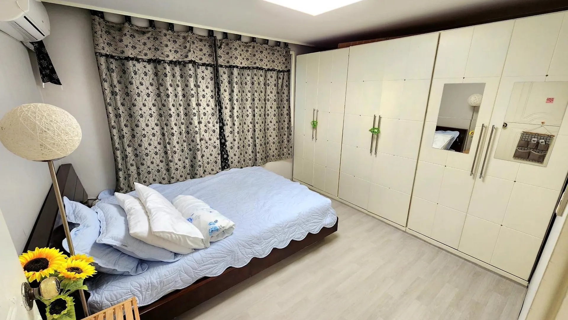 Near By Hongdae Fully Furnished, Quiet, Spacious House Seoul